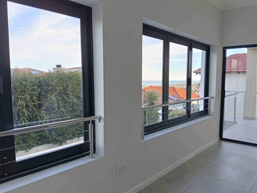 4 Bedroom Property for Sale in Berghof Western Cape